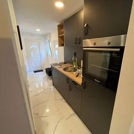 Apartment Lovely In Center . *